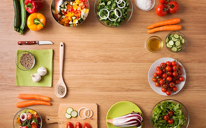 Cómo preparar una ensalada balanceada | Recetas Nestlé Cómo preparar una ensalada balanceada | Recetas Nestlé