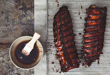  Al asado de tira también se le conoce como costillar.    