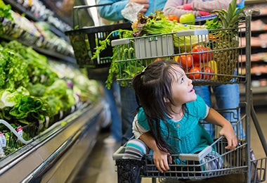   Alimentos balanceados con lista de supermercado 