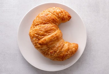  Croissant de hojaldre.  