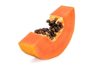  Los betacarotenos se encuentran también en la papaya. 
