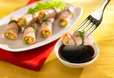 Rollitos envueltos con cebollita de verdeo 