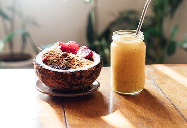 Un coco usado como bowl. Un coco usado como bowl.