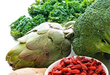 Alcaucil, jengibre, espinaca, kale y frutos deshidratados. Alcaucil, jengibre, espinaca, kale y frutos deshidratados.