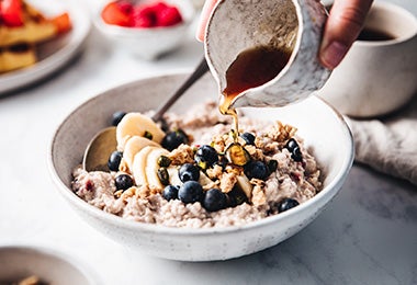 Endulzar granola con jarabe de arce en postres veganos Endulzar granola con jarabe de arce en postres veganos