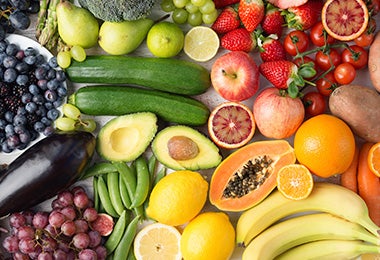 Frutas y verduras fuentes de vitaminas en alimentación balanceada Frutas y verduras fuentes de vitaminas en alimentación balanceada