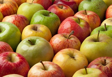 Manzanas verdes y rojas para hacer postres Manzanas verdes y rojas para hacer postres