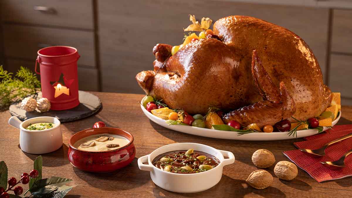 mesa-pavo-comida-navidena-de-la-region