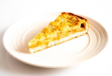 Postre con manzana rebanada de pastel Postre con manzana rebanada de pastel