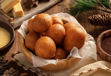 Buñuelos comida típica navideña en Colombia Buñuelos comida típica navideña en Colombia