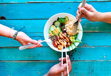 Poke bowl comida típica de Estados Unidos Poke bowl comida típica de Estados Unidos