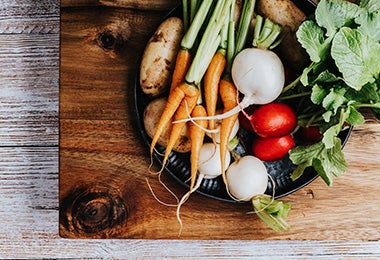 En la comida de Vietnam se usan verduras frescas Verduras frescas que se usan con frecuencia en la comida de Vietnam.