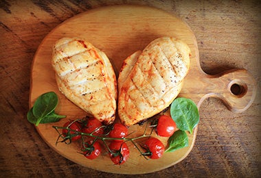 La pechuga de pollo es una opción para comer después de hacer ejercicio Pechuga de pollo con tomate qué comer después de hacer ejercicio