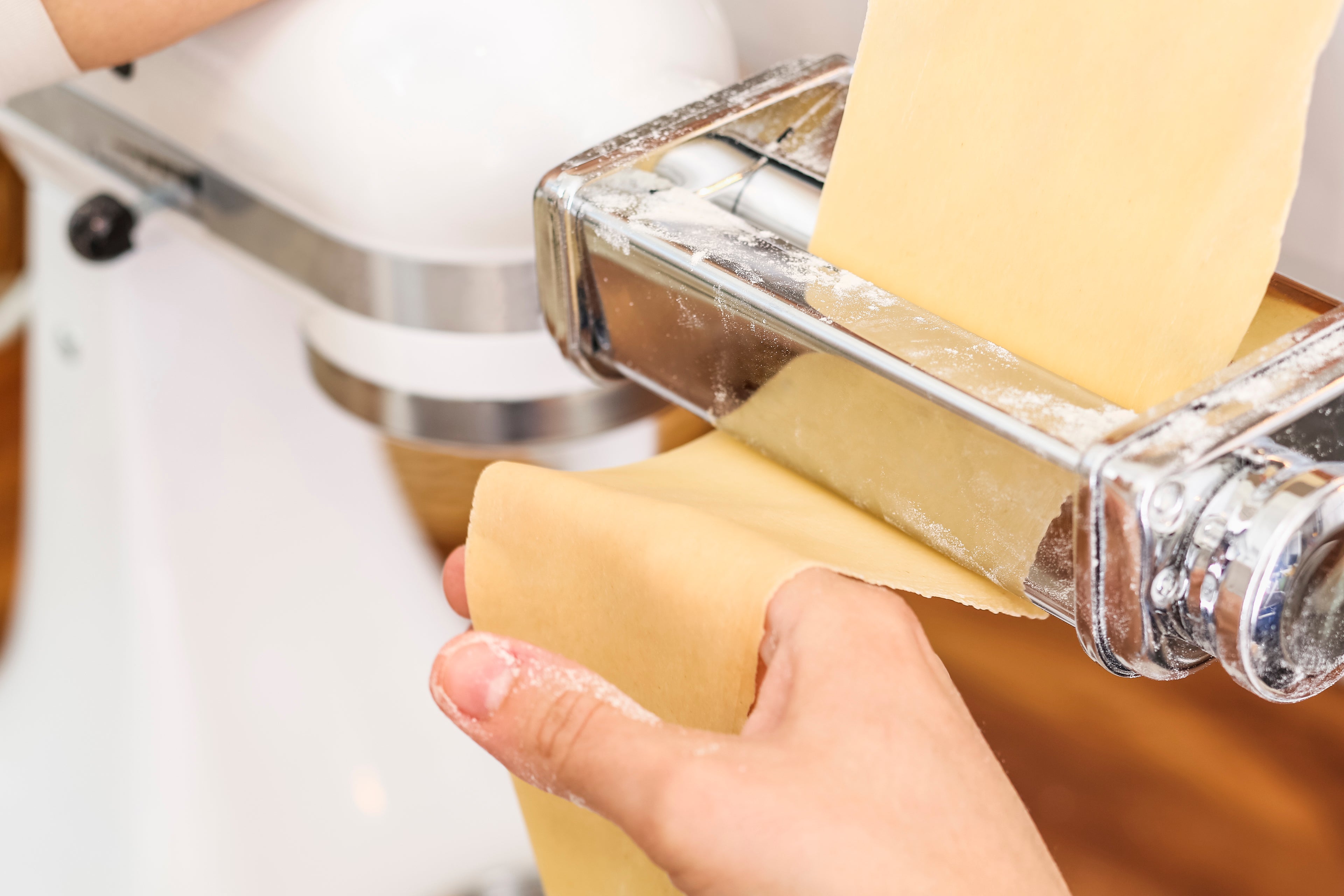 Elaboración de la pasta para hacer sorrentinos.