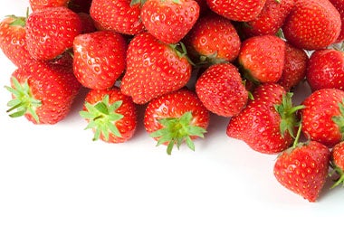 Frutillas frescas variedad que pertenece a categoría frutos rojos  