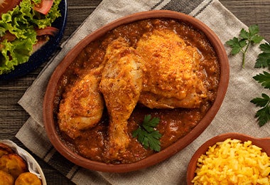 Plato de pollo en salsa, receta fácil y económica para el almuerzo
