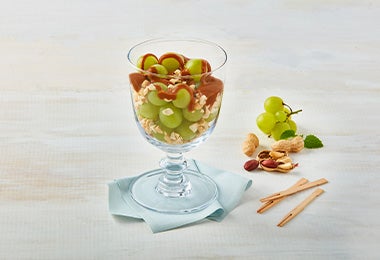Copa de uvas con dulce de leche