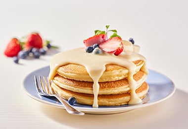 Receta de pancakes bañados con leche condensada  