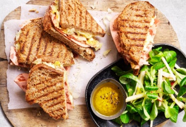 Sándwiches rellenos con chucrut