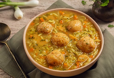 Sopa verduras albondigas caseras