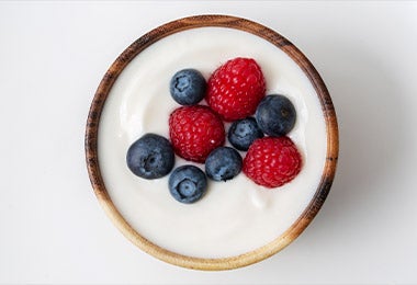 Yogur con frutos rojos, qué son los probióticos