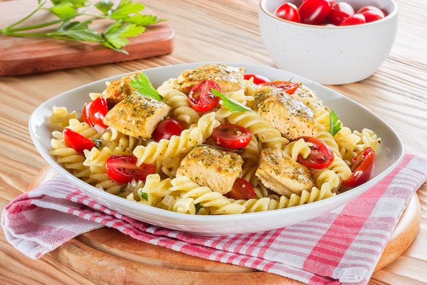 Pasta con pollo al Ajo y Cebolla