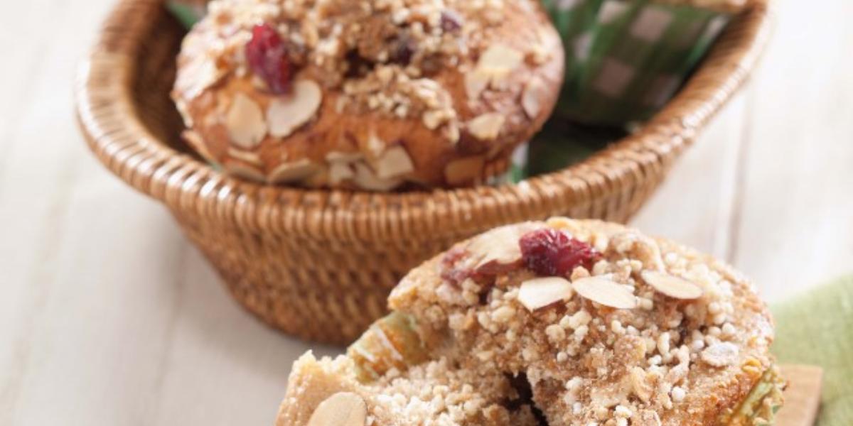 Muffins de manzana y arándanos.