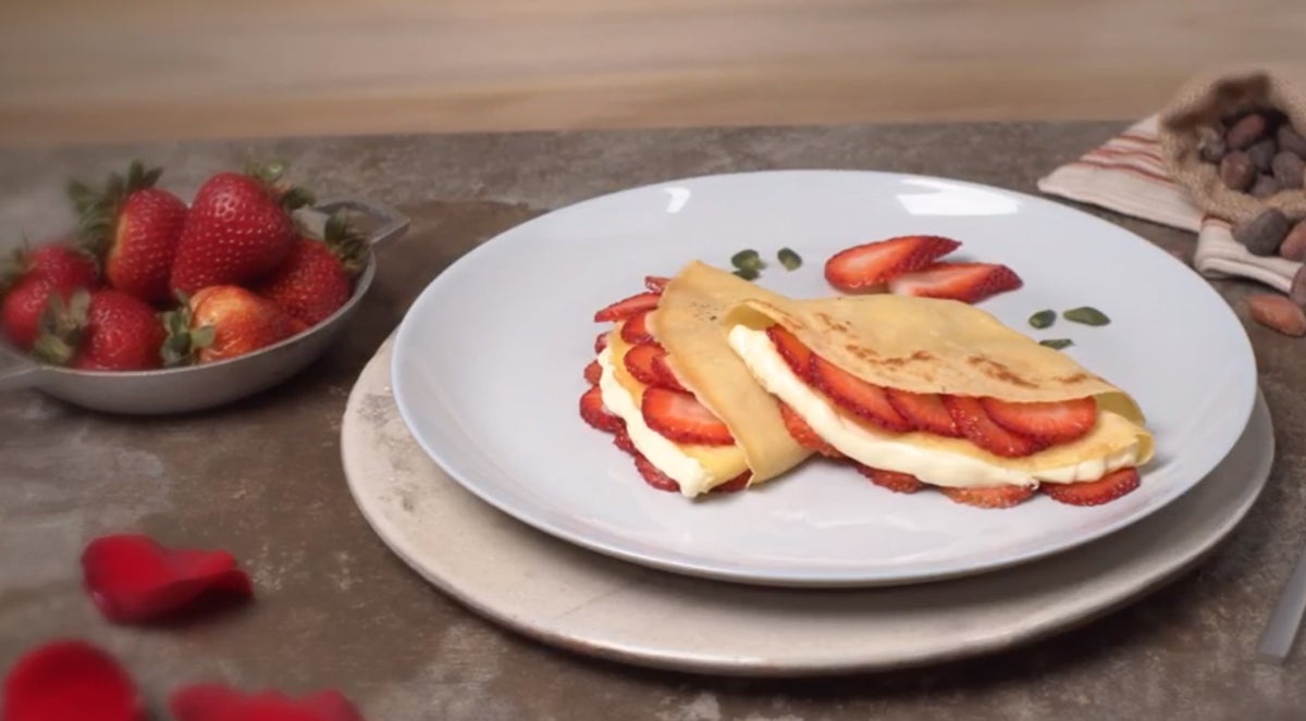 Crepes de chocolate blanco y frutillas