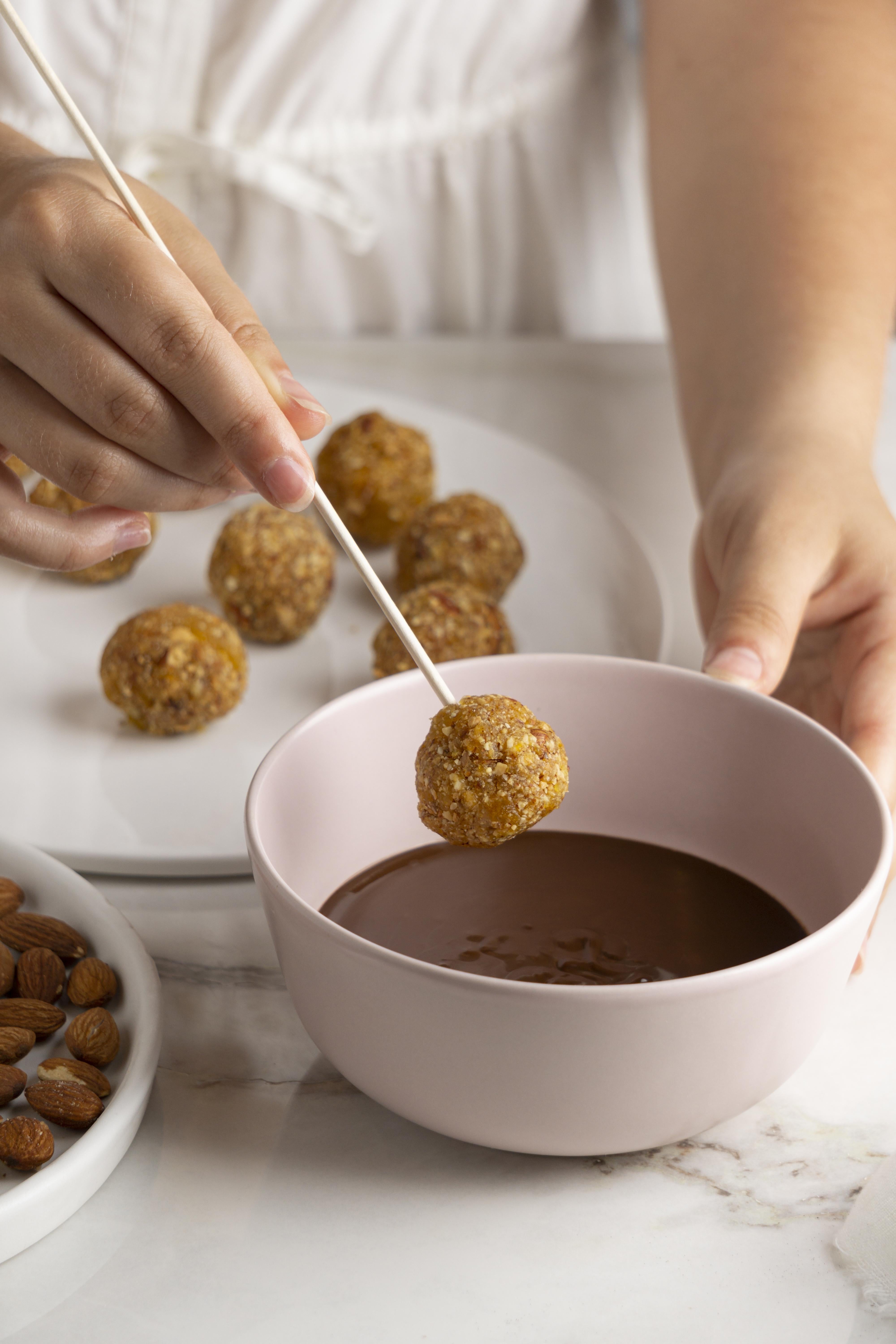 Trufas de banana y cereal