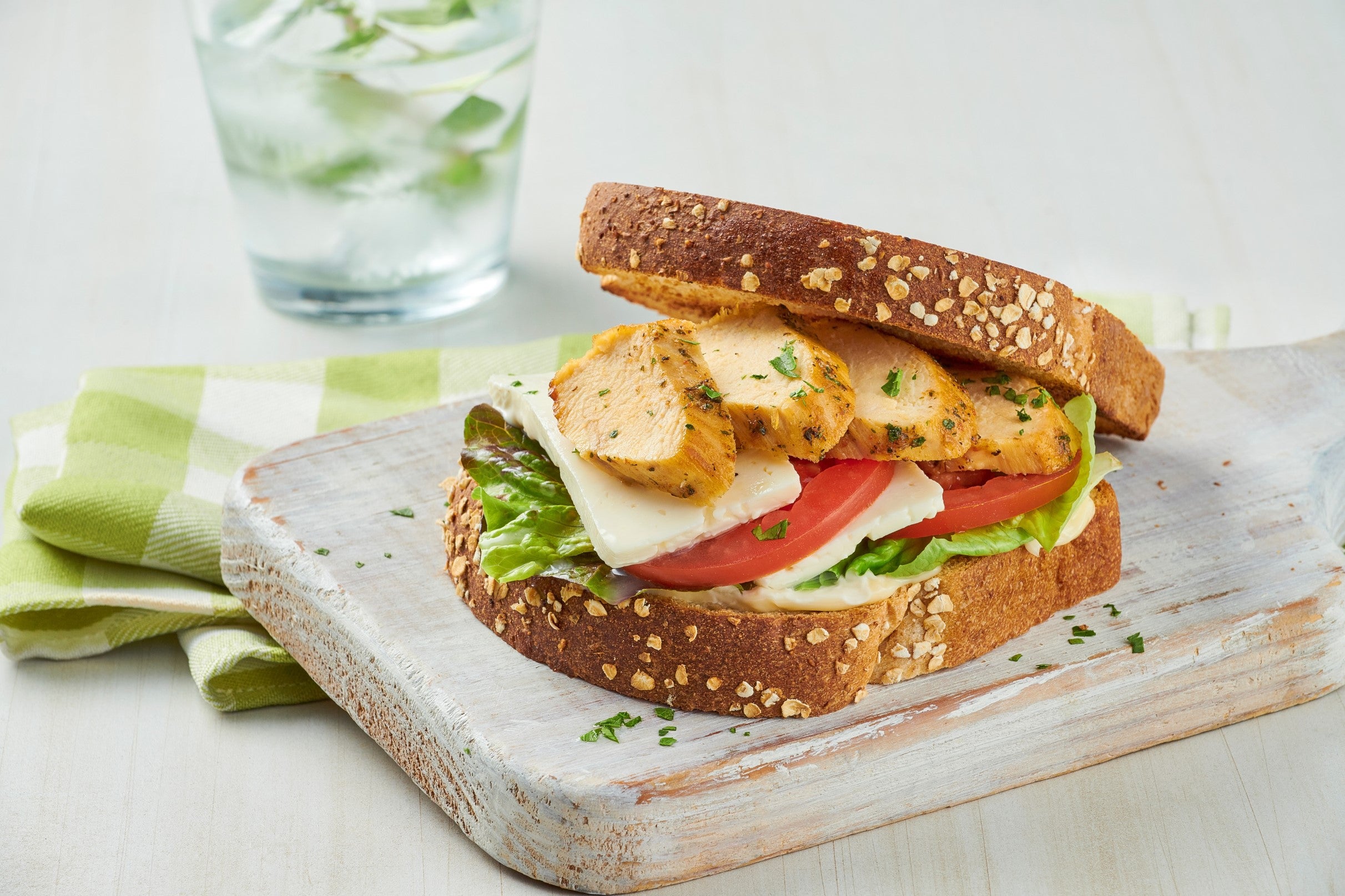 Sándwich de Pollo a las Finas Hierbas