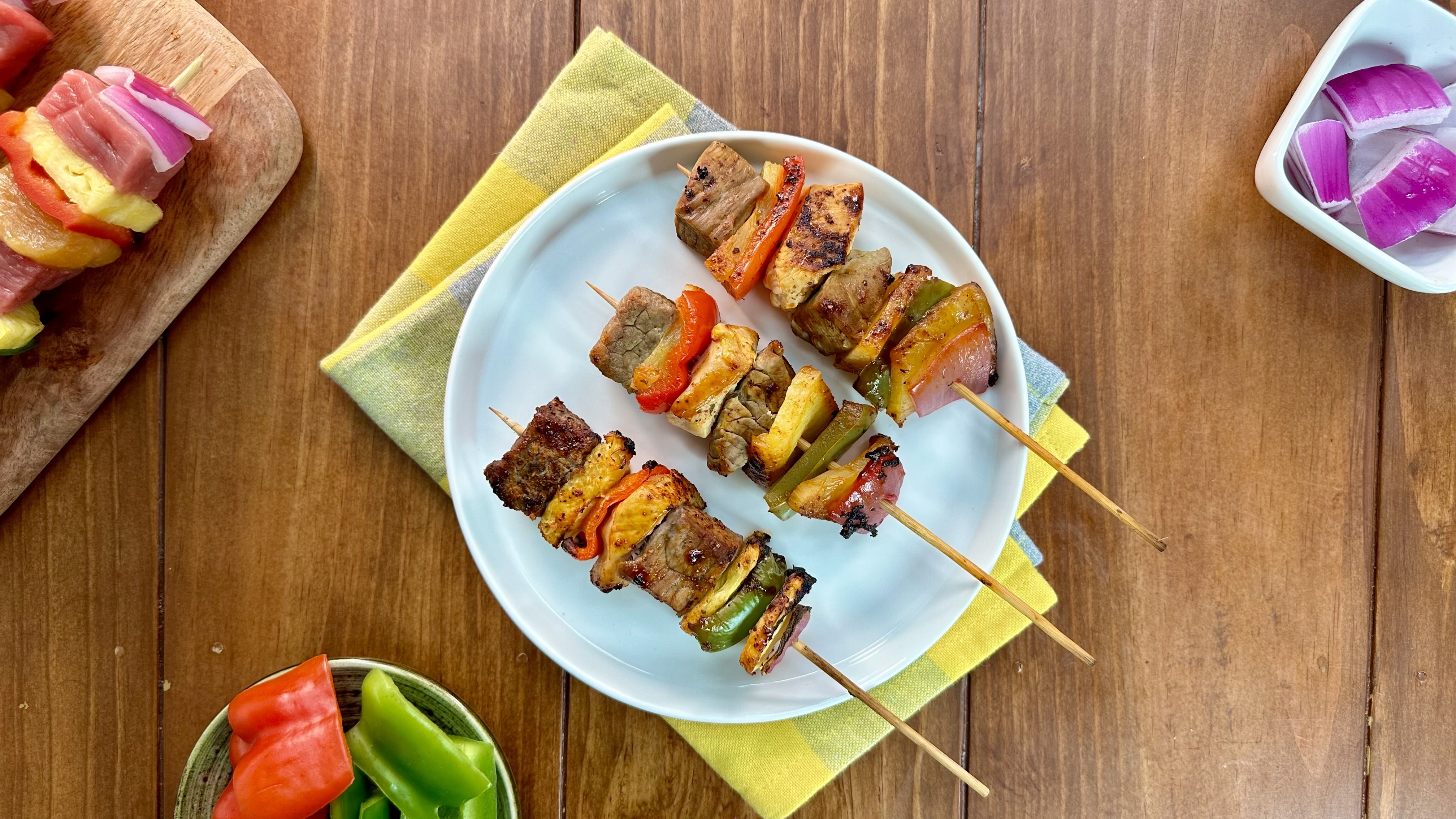 Brochetas de Pollo y Res