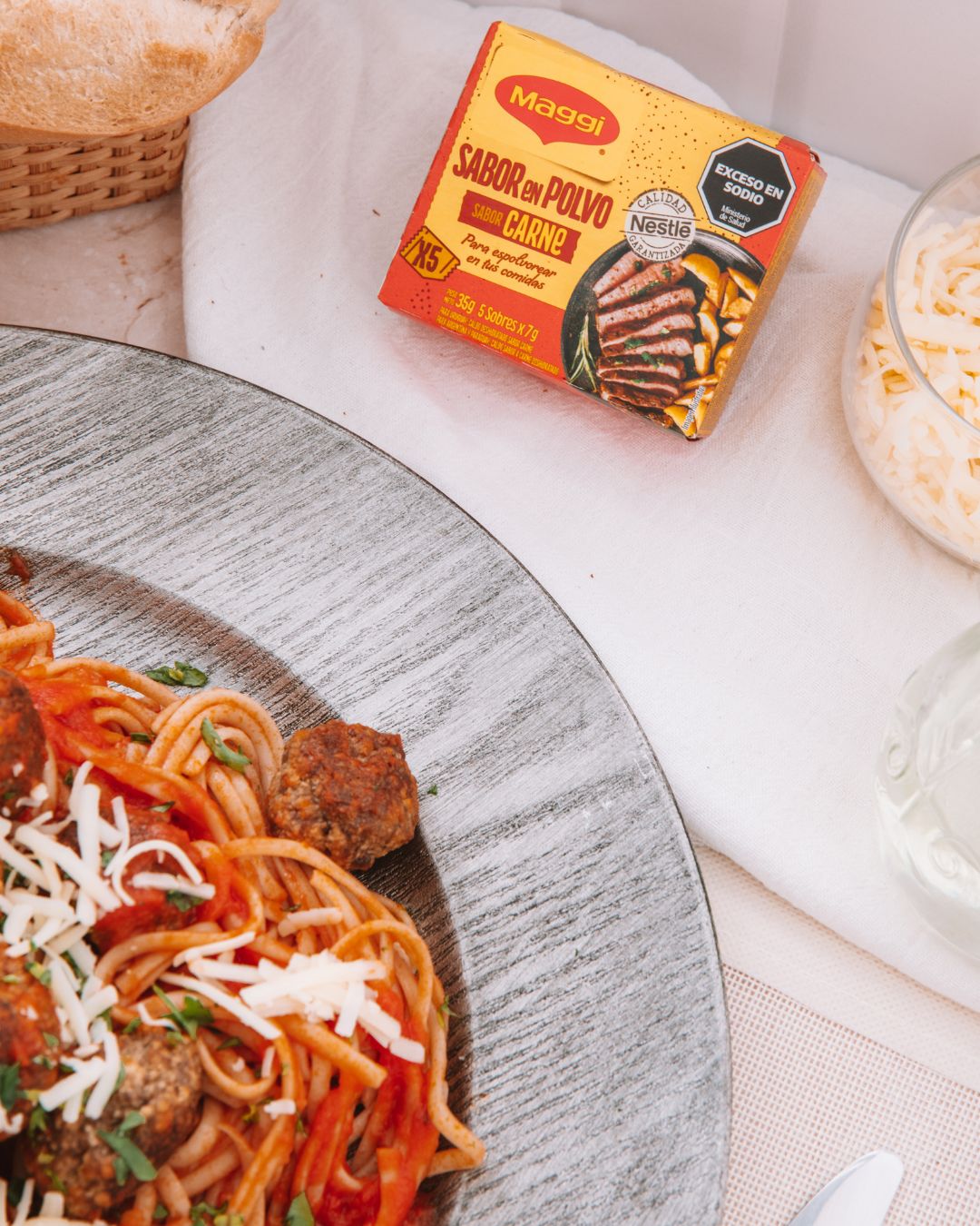 Spaghetti con Albóndigas