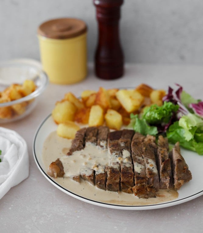 Carne con Salsa de Crema y Completísimo