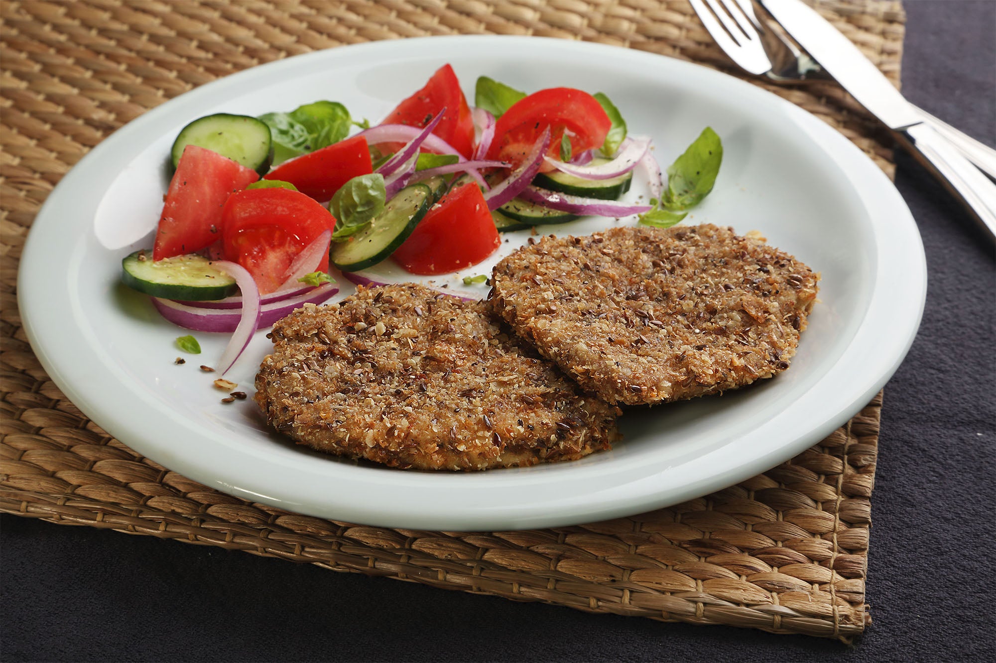 Milanesas de peceto con ensalada