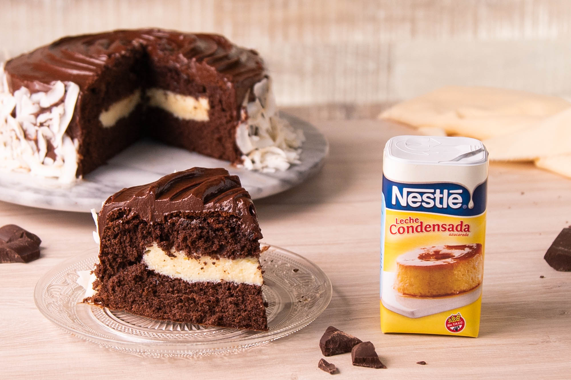 Torta de cacao rellena de leche condensada | Recetas Nestlé