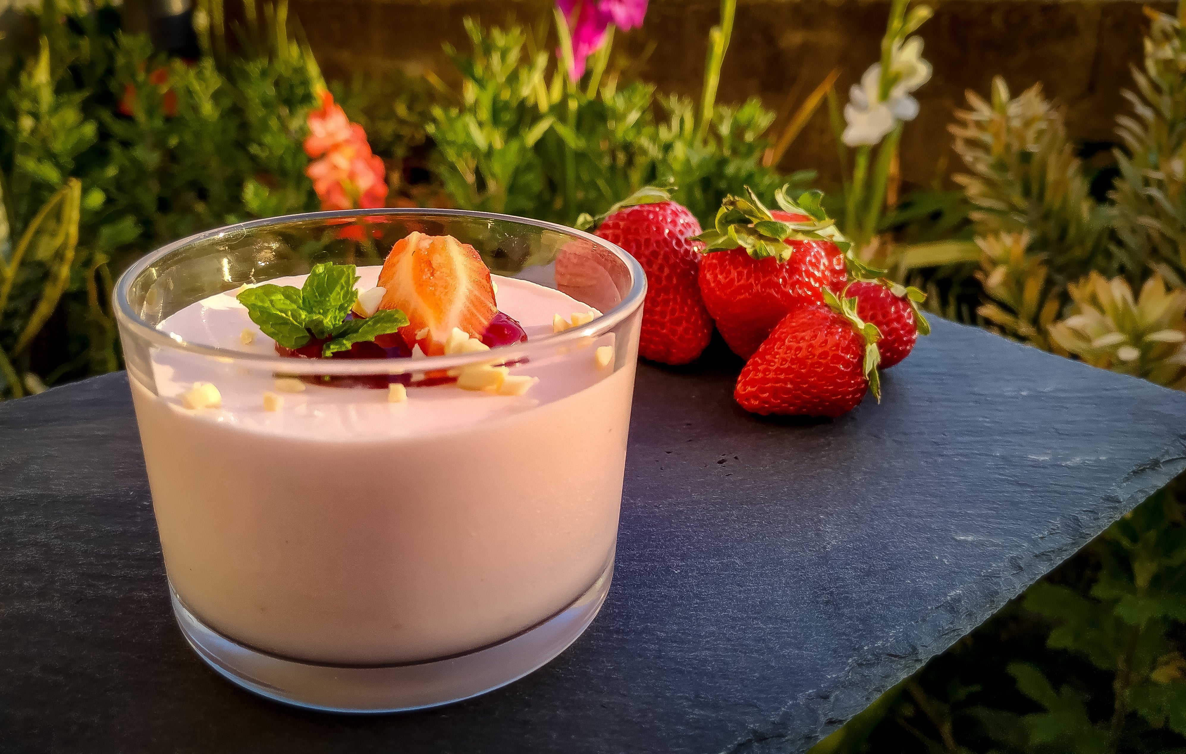 Mousse de frutilla y mango