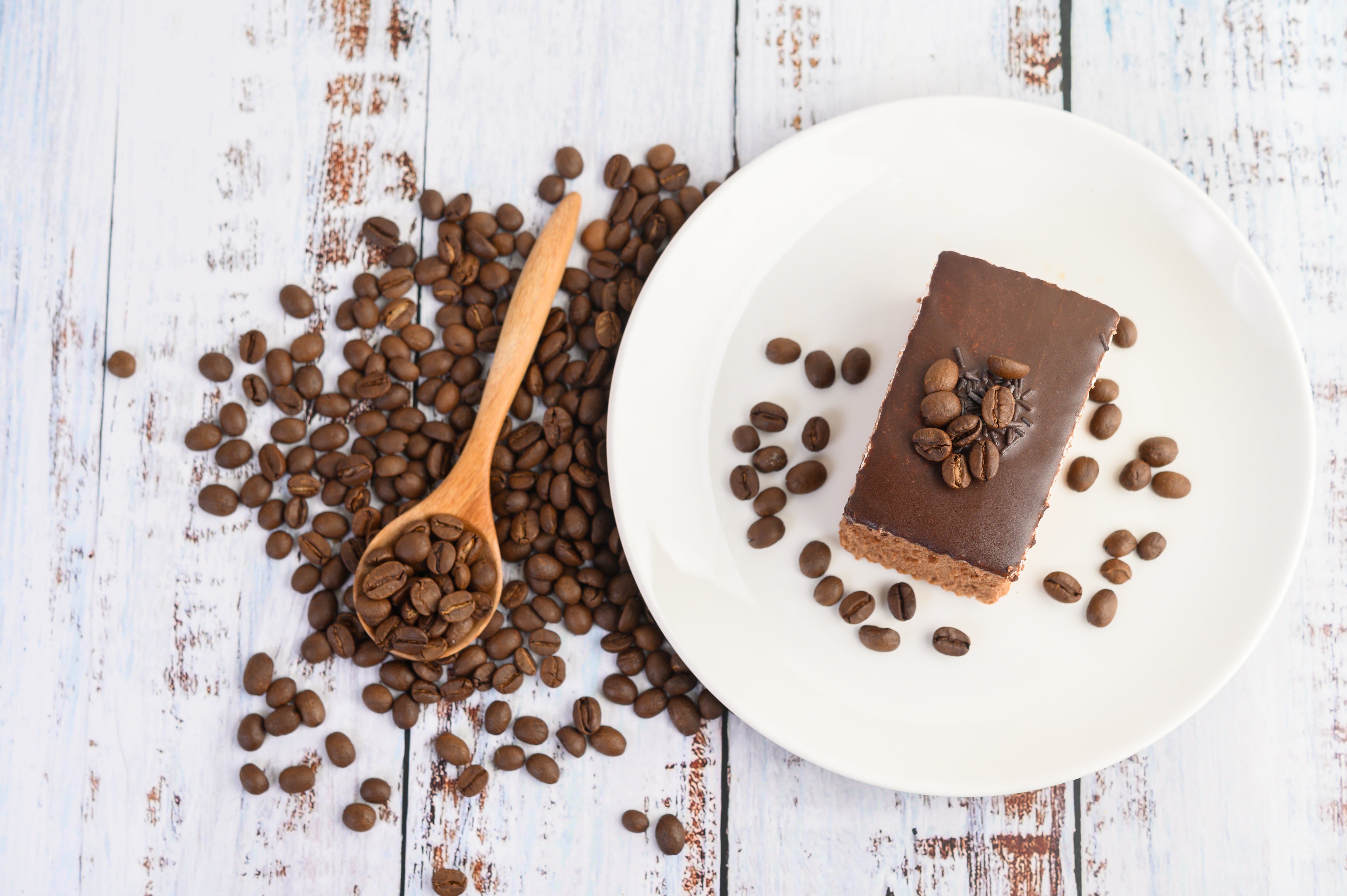 Torta helada de café con leche y almendras