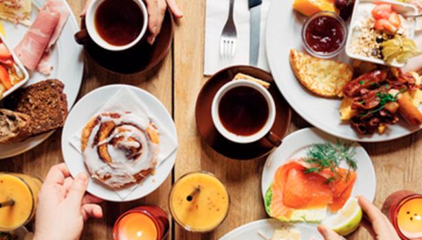 Desayuno sorpresa de celebración