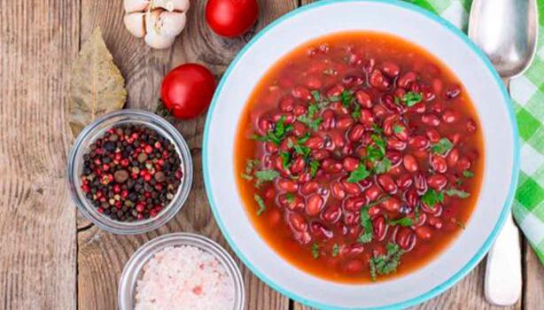 Plato con receta con porotos y arroz