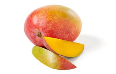 El mango es una fruta con alto contenido de betacarotenos. El mango es una fruta con alto contenido de betacarotenos.