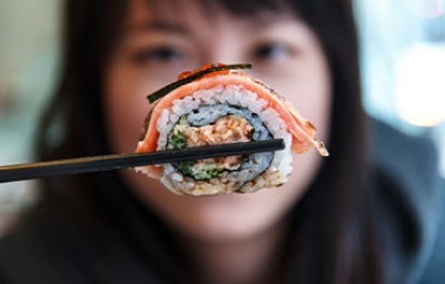 El sushi es una comida japonesa muy popular en el mundo entero.