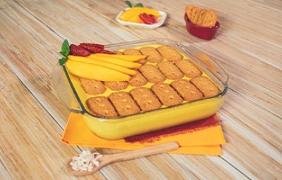 Una mousse de mango con galletas, una receta de postre deliciosa. 