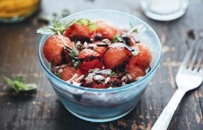 Tazón con ensalada de frutas Tazón con ensalada de frutas