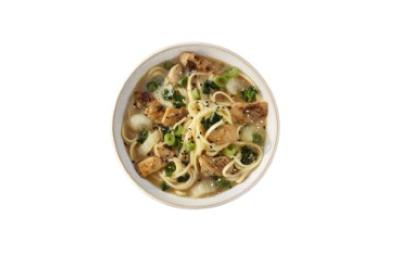 Bowl de ramen de pollo hecho con caldo dashi.