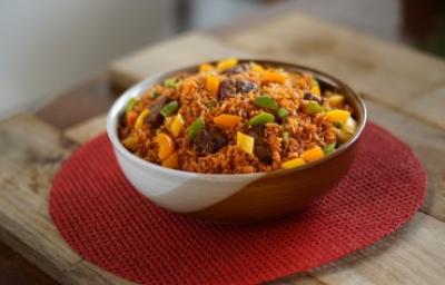 Bowl de pabellón criollo mezclado.