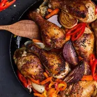 Preparación con muslos de pollo 