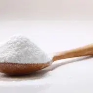 Cuchara con bicarbonato de sodio para cocinar Cuchara con bicarbonato de sodio para cocinar