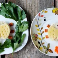 Queso y pan preparados con cortador de alimentos