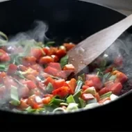 Disco de arado para cocinar con vegetales.