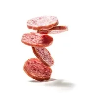 fiambre casero cayendo en una mesa 